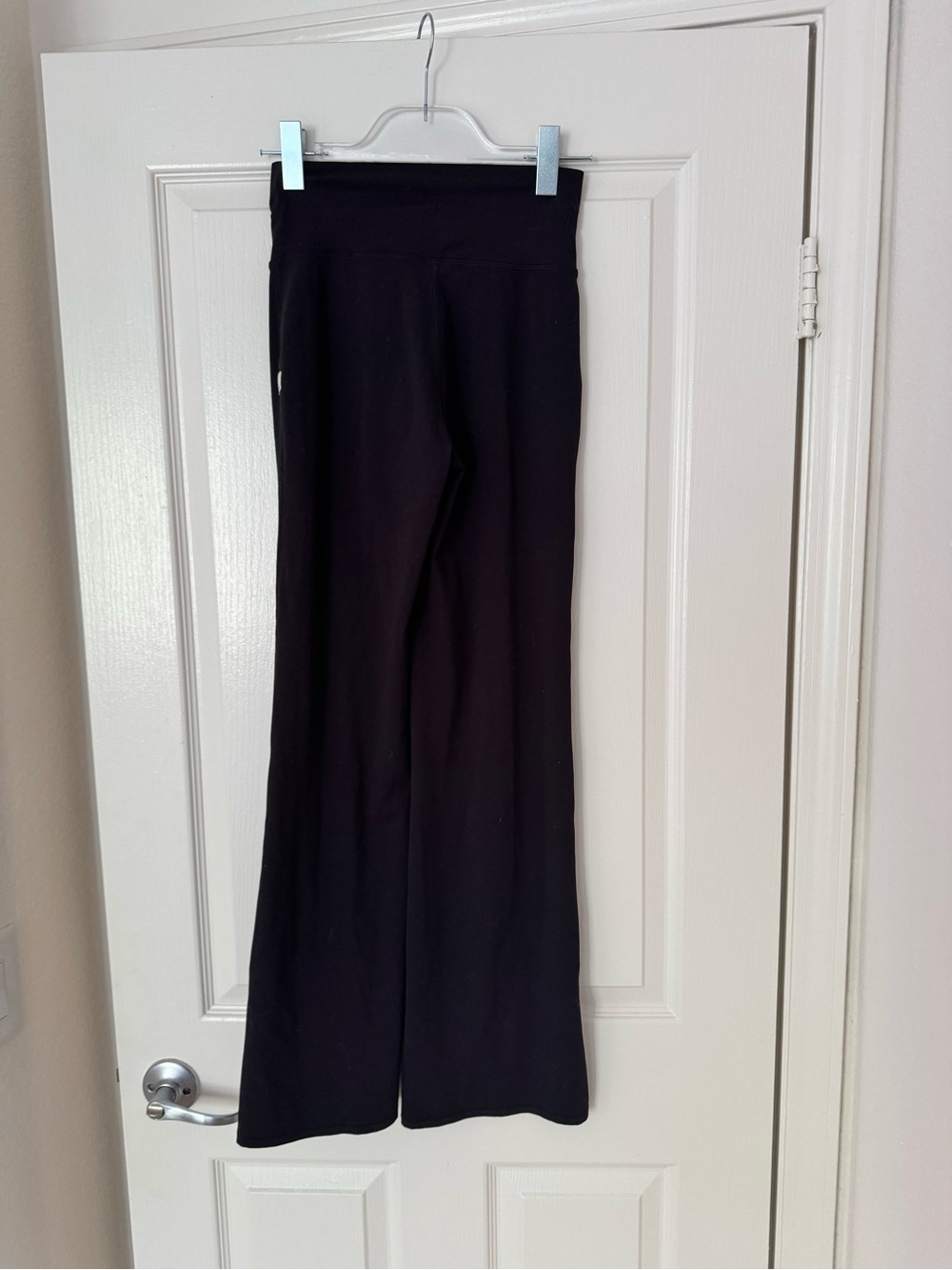 Vuori Black Wide-Leg Yoga Pants. Drawstring. Size xs. Great condition